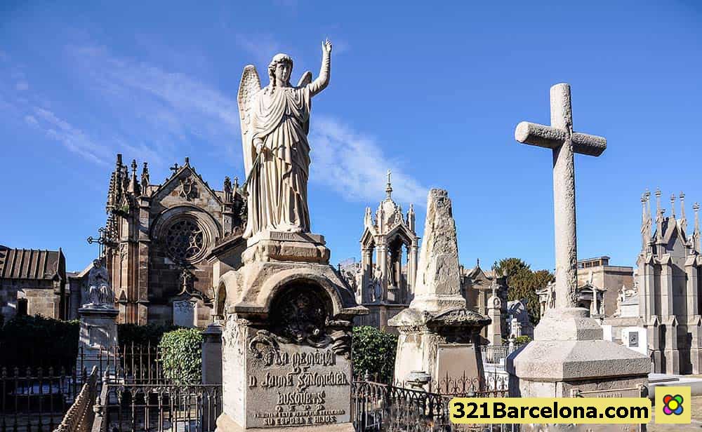 Monuments-in-Poble-Nou-Cemetery